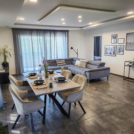 Villa Capris Apartments Koper Dış mekan fotoğraf