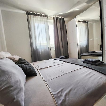 Villa Capris Apartments Koper Dış mekan fotoğraf