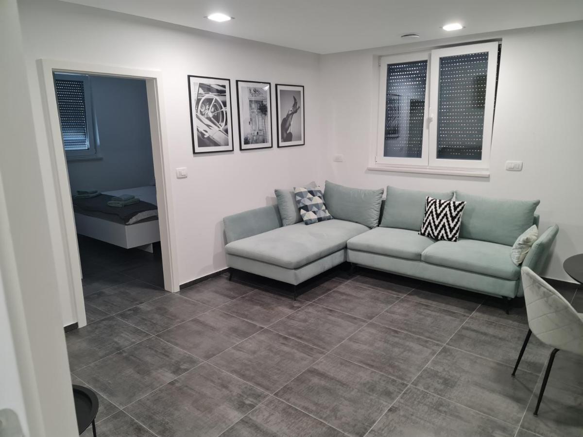 Villa Capris Apartments Koper Dış mekan fotoğraf