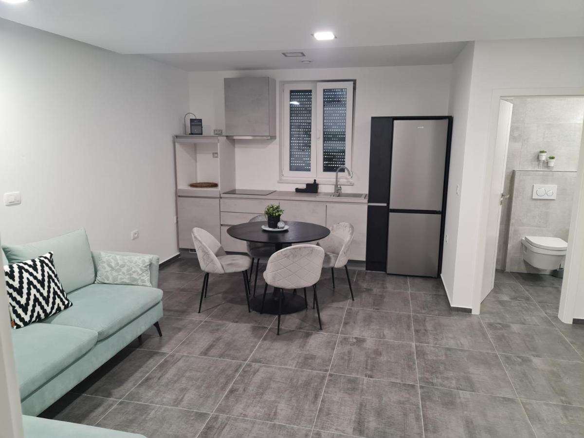 Villa Capris Apartments Koper Dış mekan fotoğraf