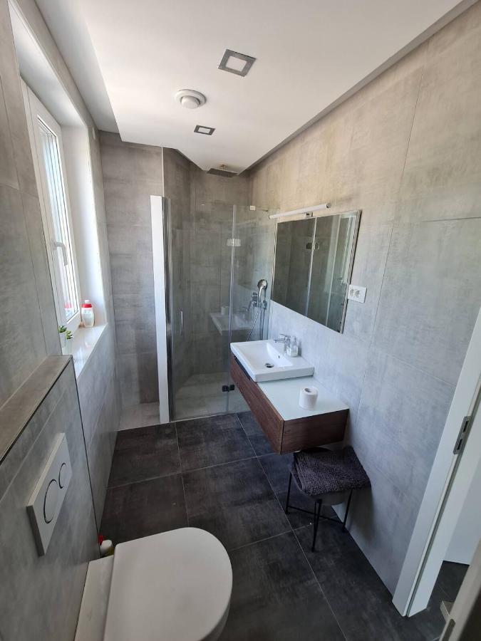 Villa Capris Apartments Koper Dış mekan fotoğraf