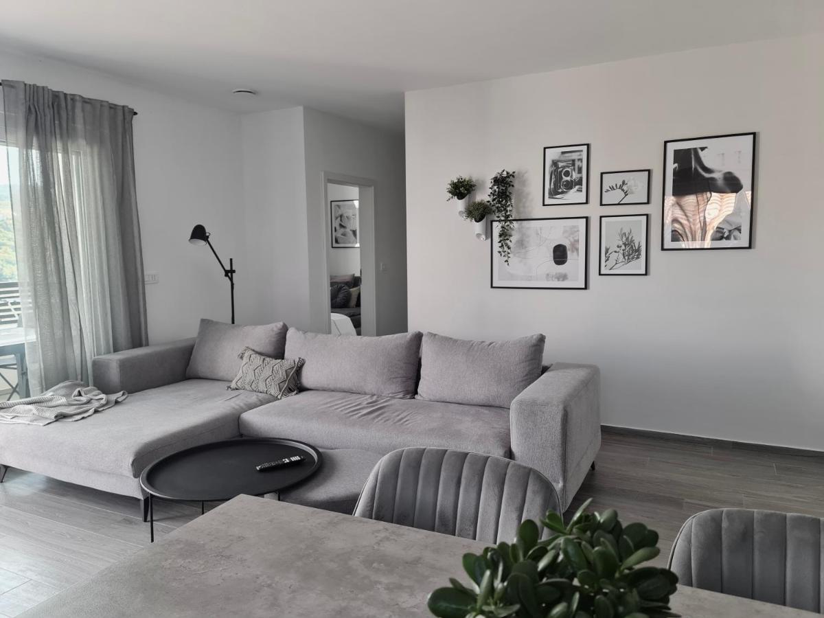 Villa Capris Apartments Koper Dış mekan fotoğraf
