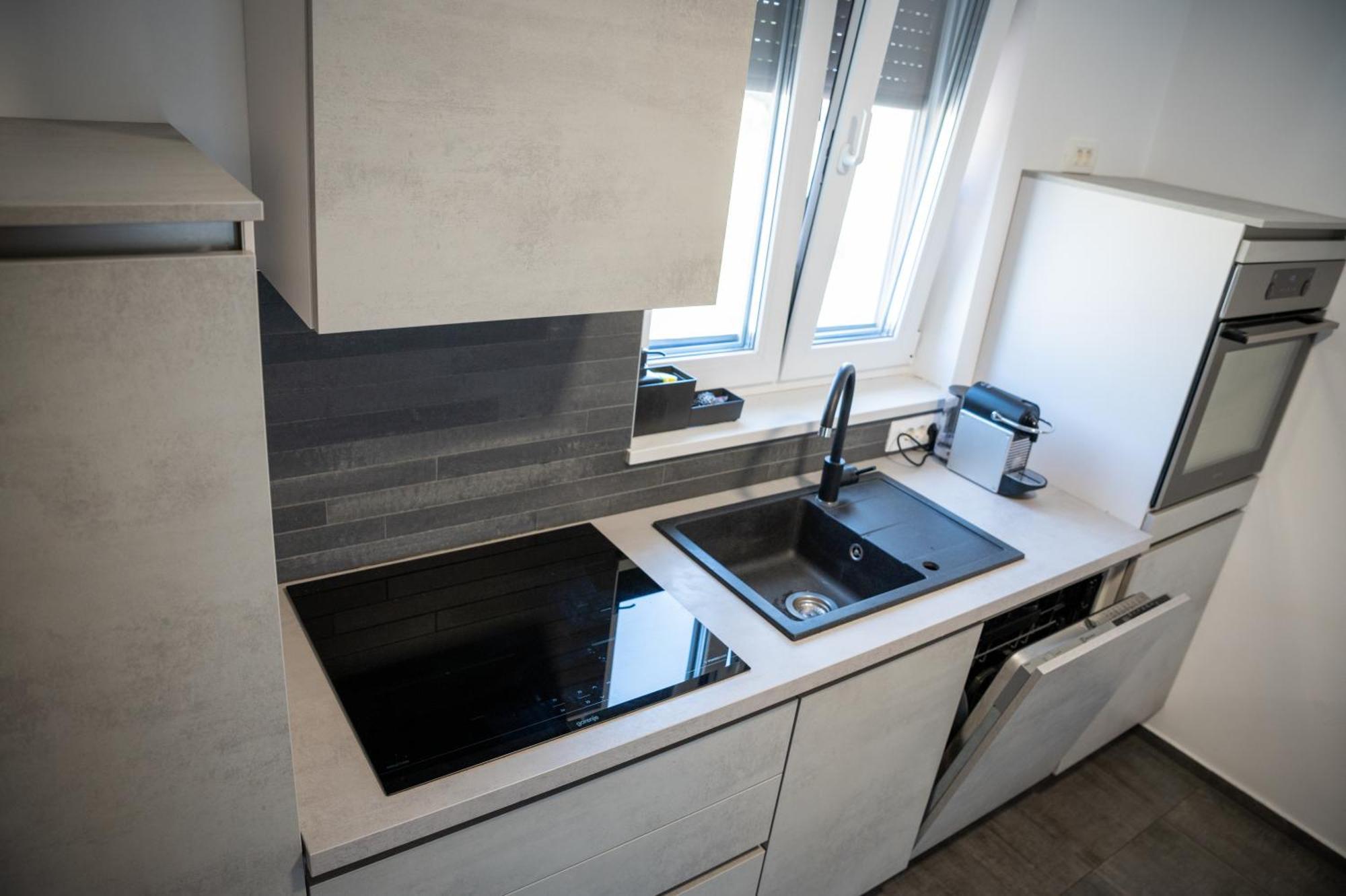 Villa Capris Apartments Koper Dış mekan fotoğraf